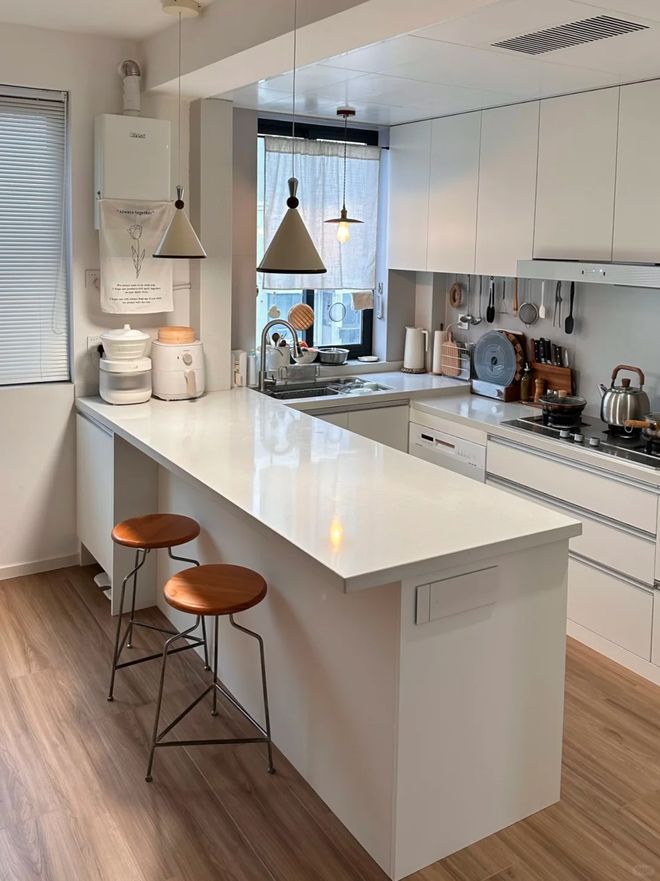 桌入住后我却真香了!小户型这么装太绝pg电子中国老公不听劝非要拆了餐厅餐(图2) 桌入住后我却真香了!小户型这么装太绝pg电子中国老公不听劝非要拆了餐厅餐(图2)