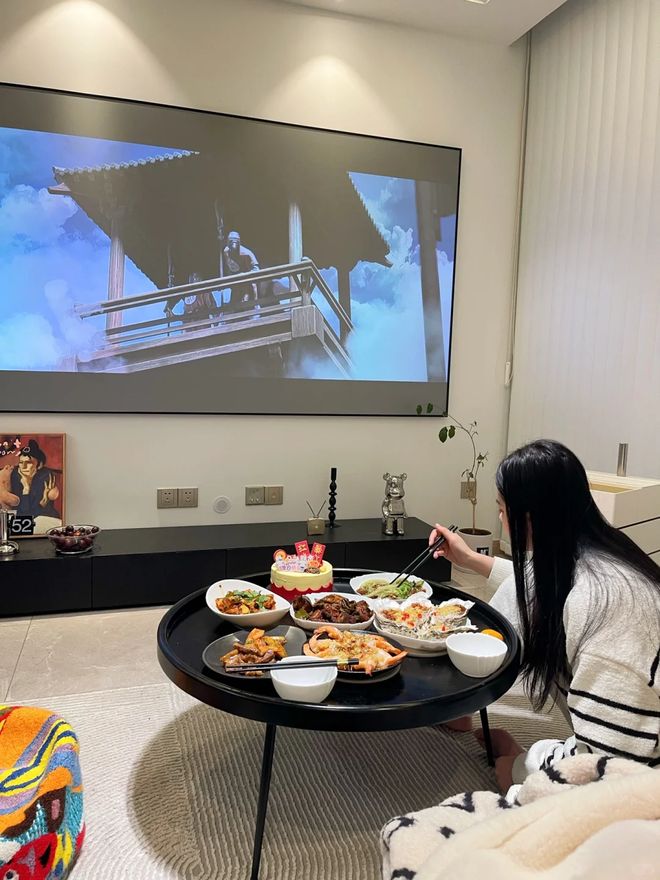 桌入住后我却真香了!小户型这么装太绝pg电子中国老公不听劝非要拆了餐厅餐(图4) 桌入住后我却真香了!小户型这么装太绝pg电子中国老公不听劝非要拆了餐厅餐(图4)